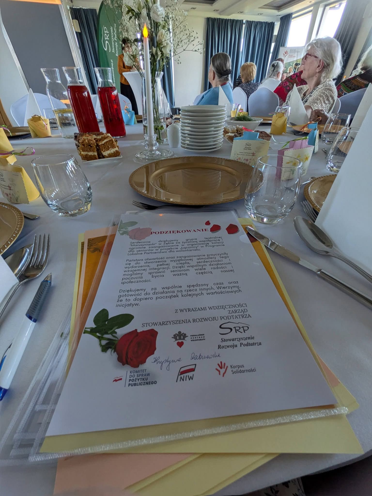 Kolacja dla Seniora – było smacznie, było melodyjnie, było śmiesznie i dla oka. Od serca!